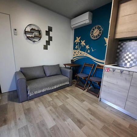 Sand & Relax Privlaka - Mobile Home Gloria Екстер'єр фото