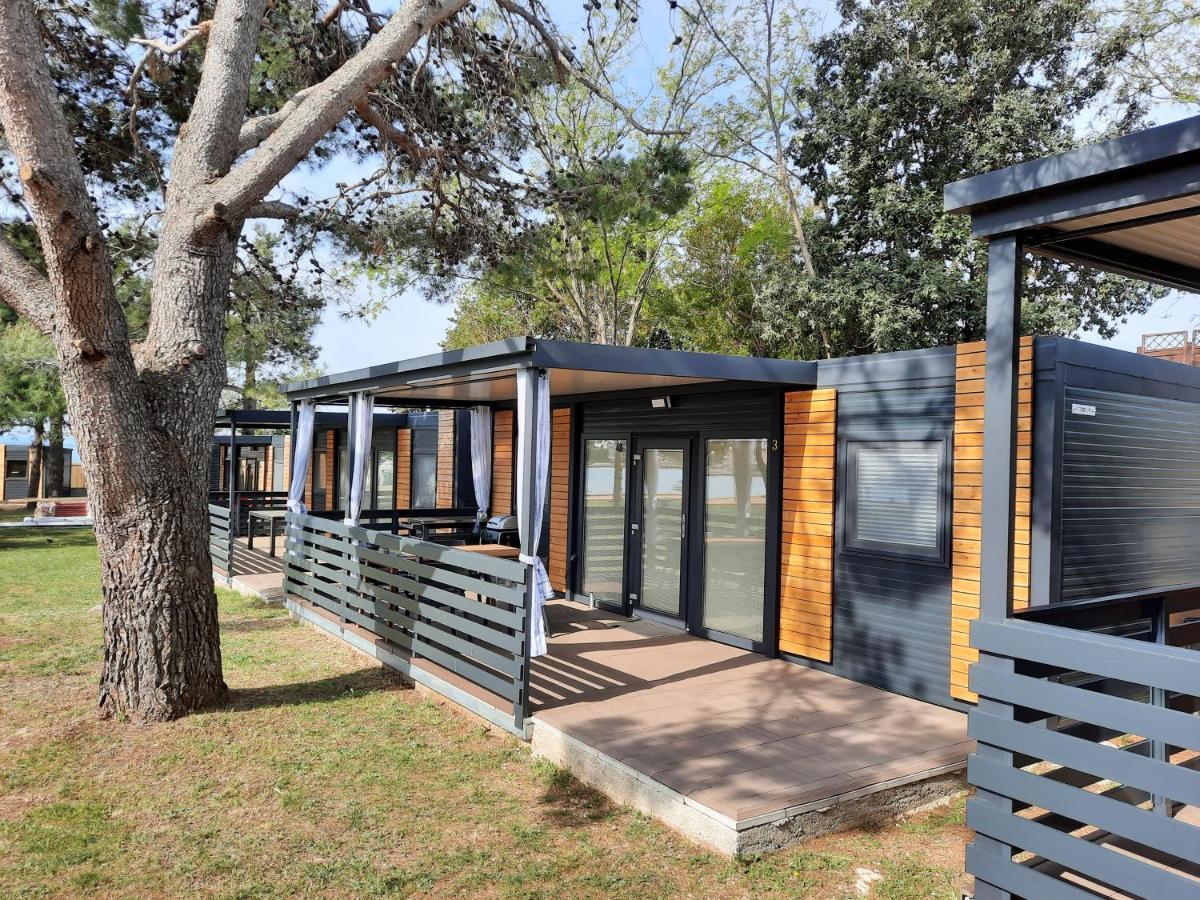 Sand & Relax Privlaka - Mobile Home Gloria Екстер'єр фото