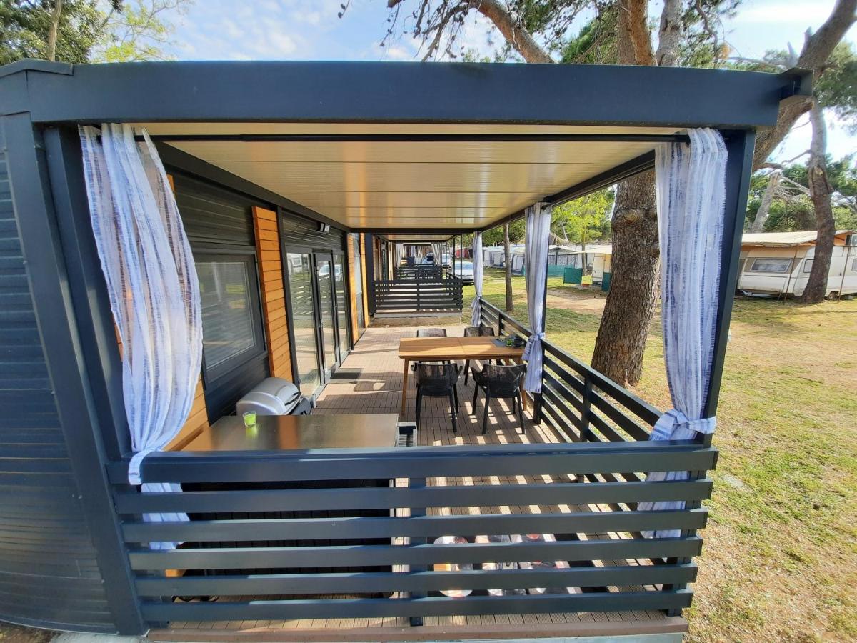 Sand & Relax Privlaka - Mobile Home Gloria Екстер'єр фото