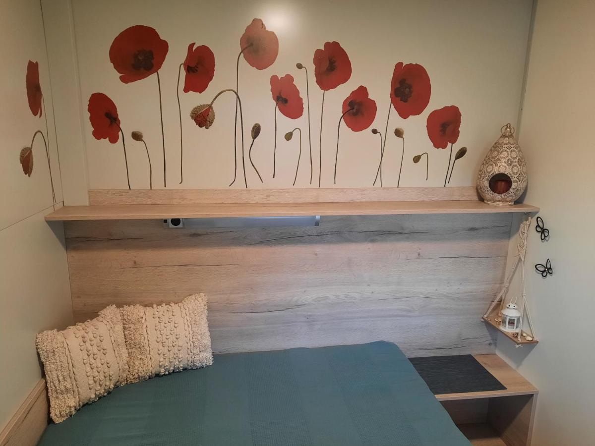 Sand & Relax Privlaka - Mobile Home Gloria Екстер'єр фото