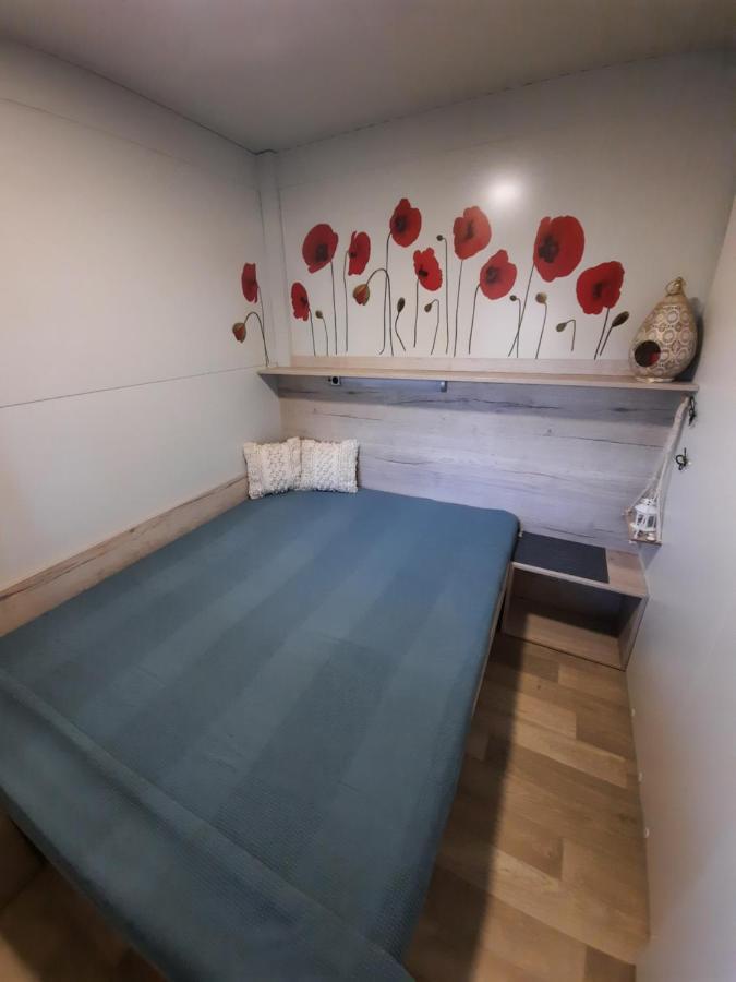 Sand & Relax Privlaka - Mobile Home Gloria Екстер'єр фото